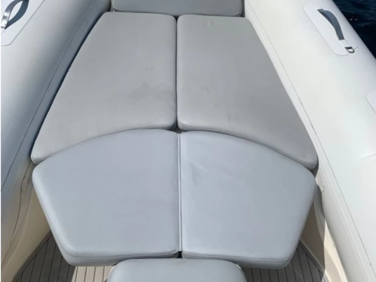 Noleggio Gommone Bwa con patente nautica