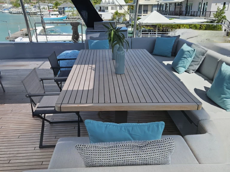 Noleggio Catamarano Sunreef con patente nautica