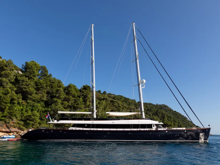 Barca a vela a noleggio a Krilo al miglior prezzo