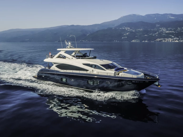Noleggio Yacht di lusso Sunseeker con patente nautica