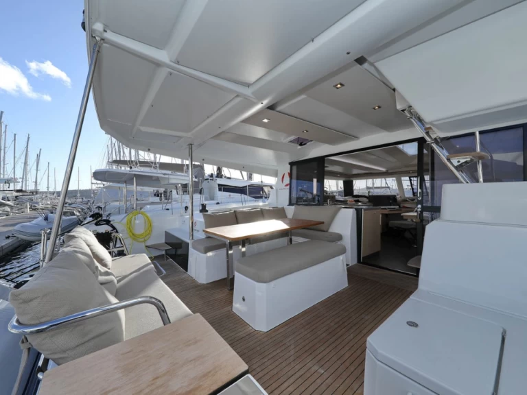Noleggio barche Fountaine Pajot Astrea 42 a Seget Donji su Samboat