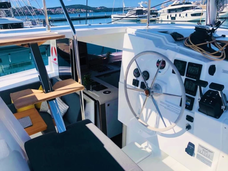 Noleggio barche Fountaine Pajot Isla 40 a Komolac su Samboat