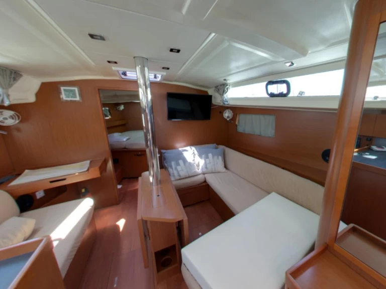 Noleggio Barca a vela Bénéteau con patente nautica