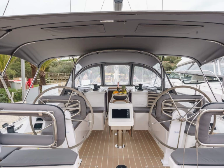 Barca a vela a noleggio a Cala d'Or al miglior prezzo