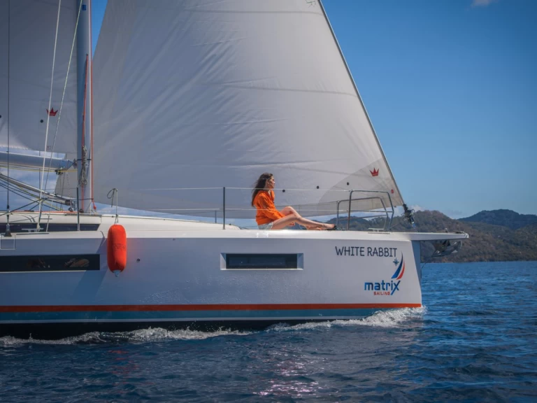 Noleggio Barca a vela Jeanneau con patente nautica