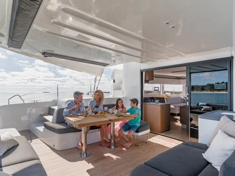 Noleggiare una Lagoon Lagoon 50 a Airlie Beach