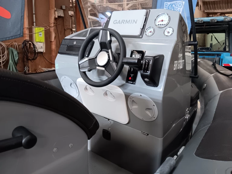 Noleggiare una Adventure Vesta 610 Comfort a Landéda