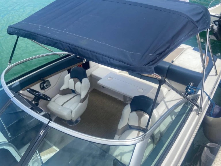 Noleggio a Punta Cana – Four Winns S 235 su SamBoat
