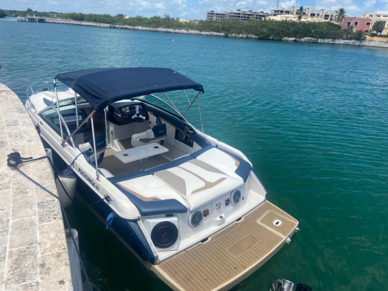 Noleggiare una Four Winns S 235 a Punta Cana
