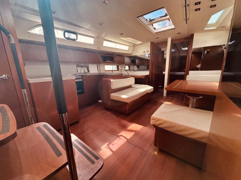 Noleggio Barca a vela Bénéteau con patente nautica