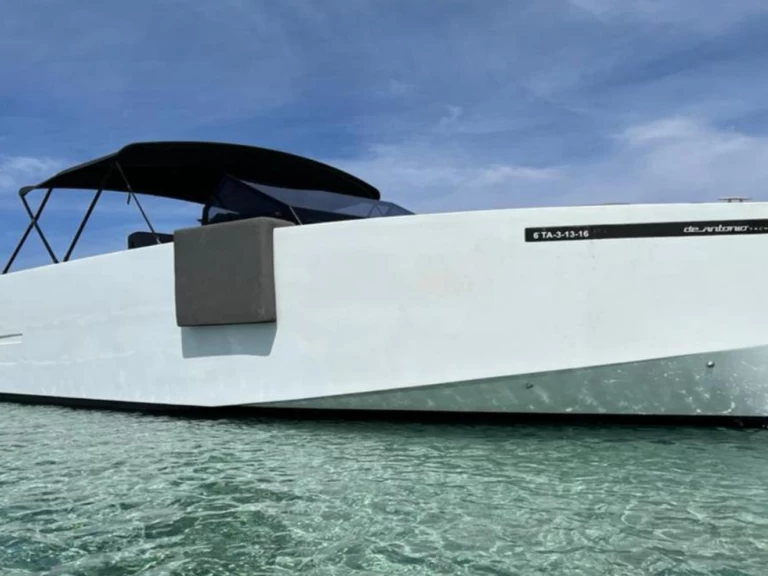 Noleggio Barca a motore a Ibiza Town – DE ANTONIO Yachts 33