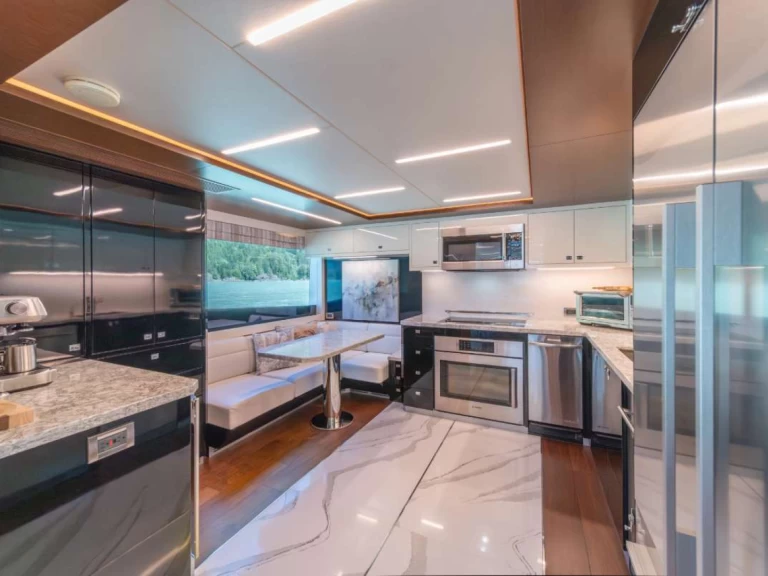 Noleggio Yacht di lusso Ocean alexander con patente nautica