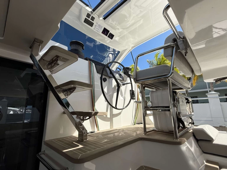 Xquisite Yachts Flying Whale da affittare a  Bahamas