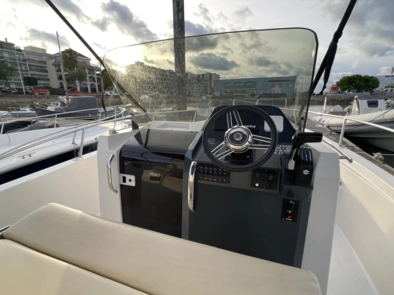 Noleggio Barca a motore Ocqueteau con patente nautica