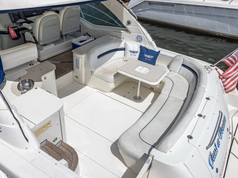 Noleggiare una Sea Ray Sea Ray 540 Sundancer a Miami