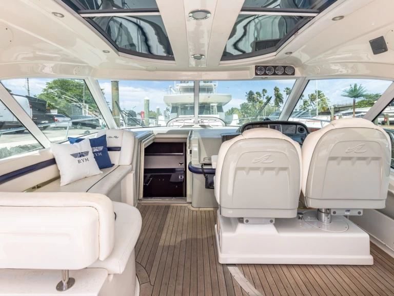 Noleggio barche Miami economico Sea Ray 540 Sundancer