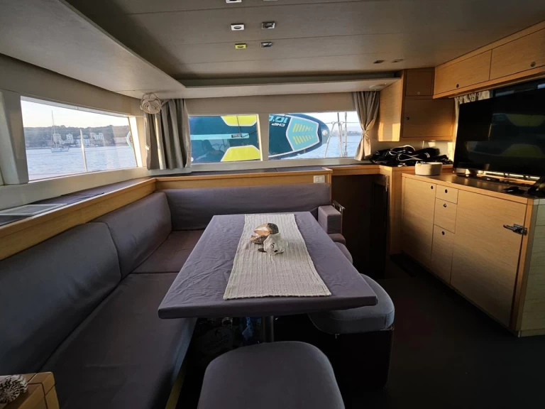 Noleggio Catamarano Lagoon con patente nautica