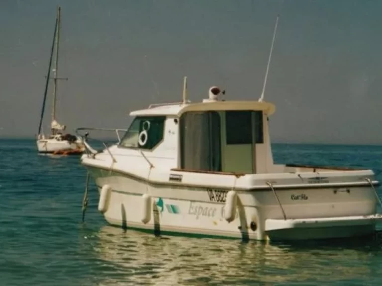 Noleggio Barca a motore Ocqueteau con patente nautica