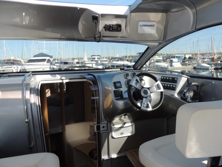 Noleggiare una Mirakul 30 a Sukošan