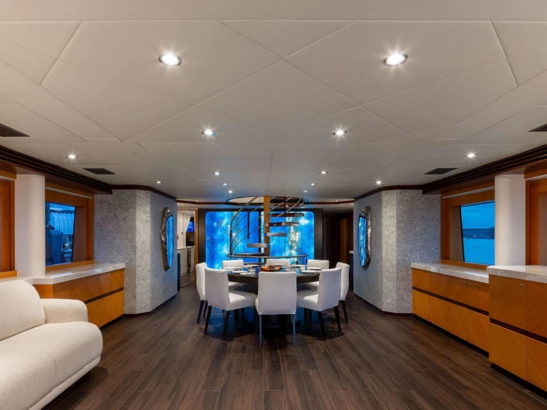 Noleggio Yacht di lusso Intermarine con patente nautica