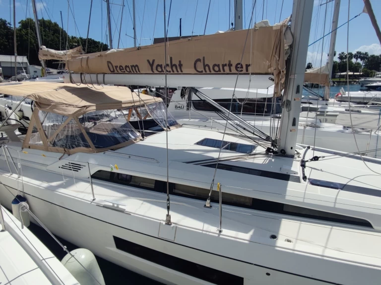 Noleggio a Le Marin – Bénéteau Oceanis 51.1 su SamBoat