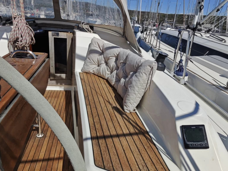 Noleggio a Punat – Bavaria Cruiser 33 su SamBoat