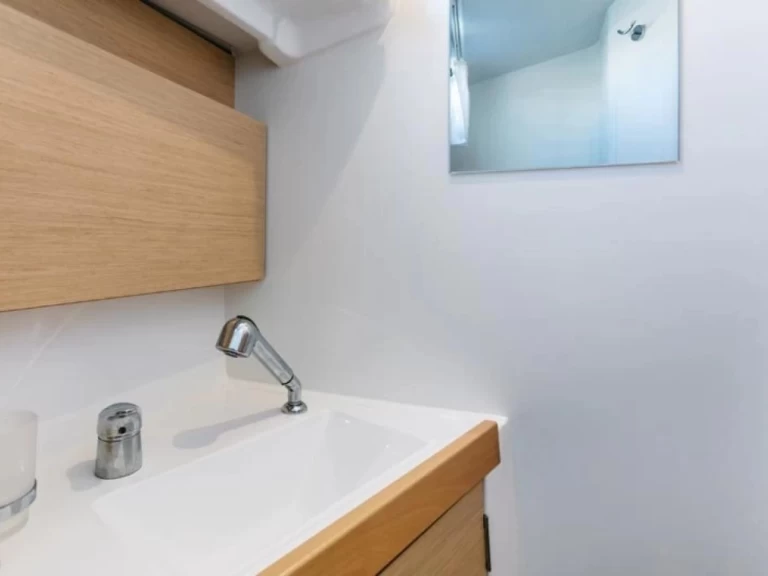 Noleggiare una Bénéteau Oceanis 38 a Empuriabrava