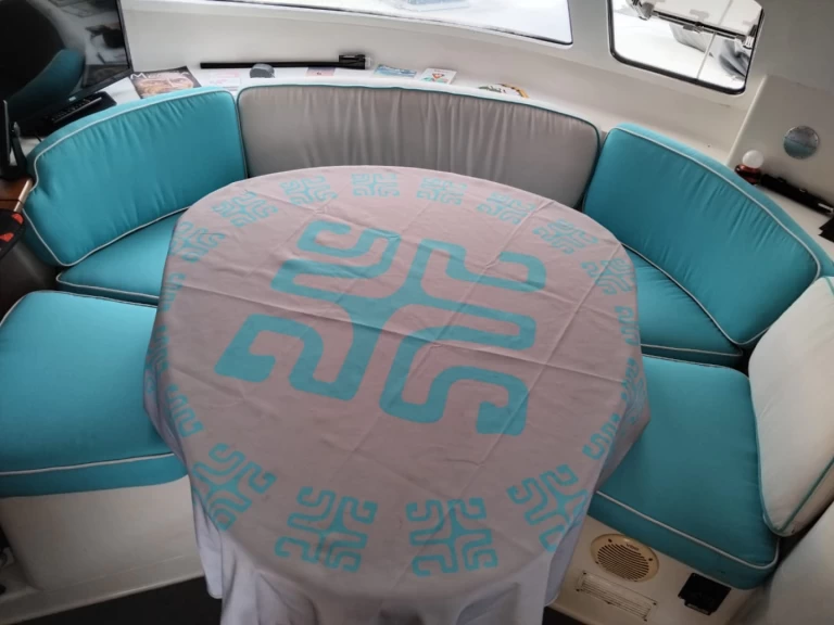 Noleggio Catamarano a Moorea – Fountaine Pajot Athena 38