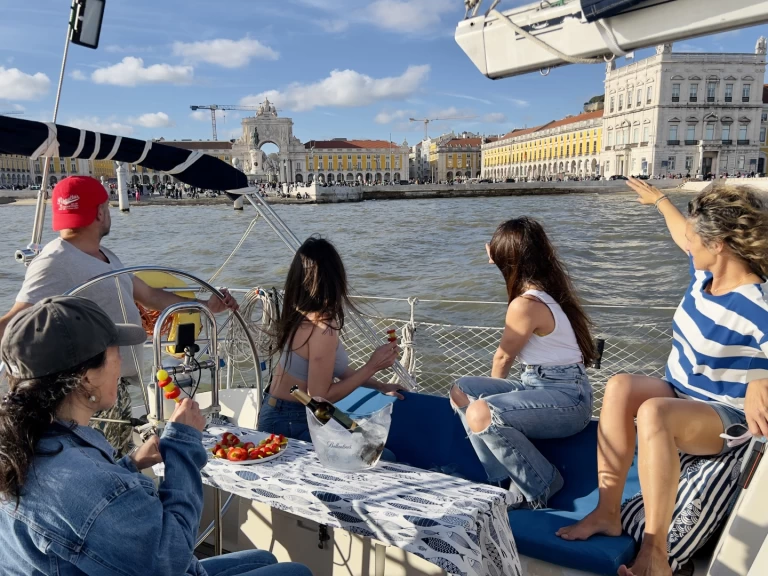 Noleggio Barca a vela con o senza skipper Jeanneau a Horta