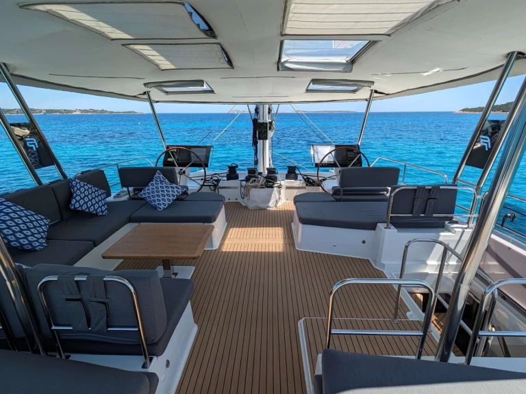 Noleggio Yacht di lusso Fountaine Pajot con patente nautica