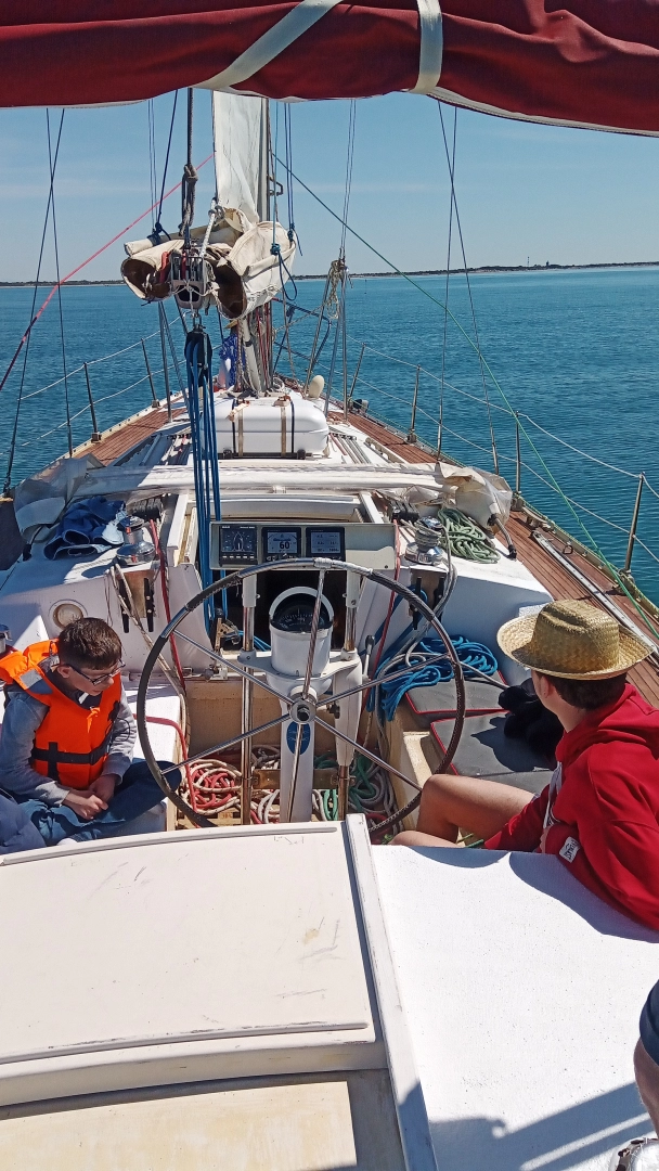Noleggio Barca a vela con o senza skipper Kit Marine a Port-Camargue