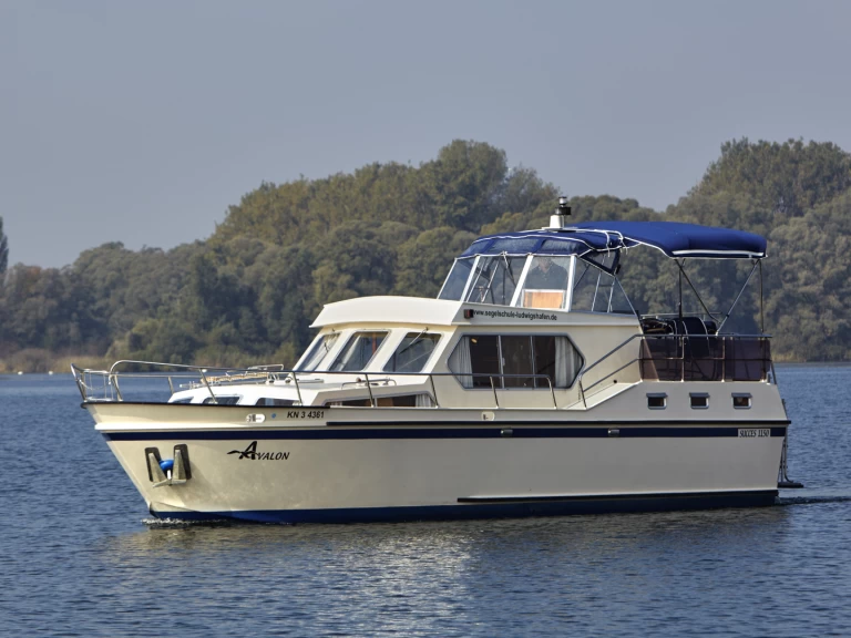 Noleggio Houseboat success con patente nautica