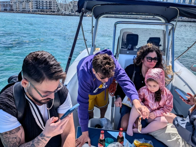 Noleggio Gommone a Bari – Novamarine 667 top