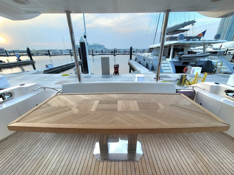 Noleggio Yacht di lusso con o senza skipper Gulf Craft - Majesty Yachts a Dubai Marina