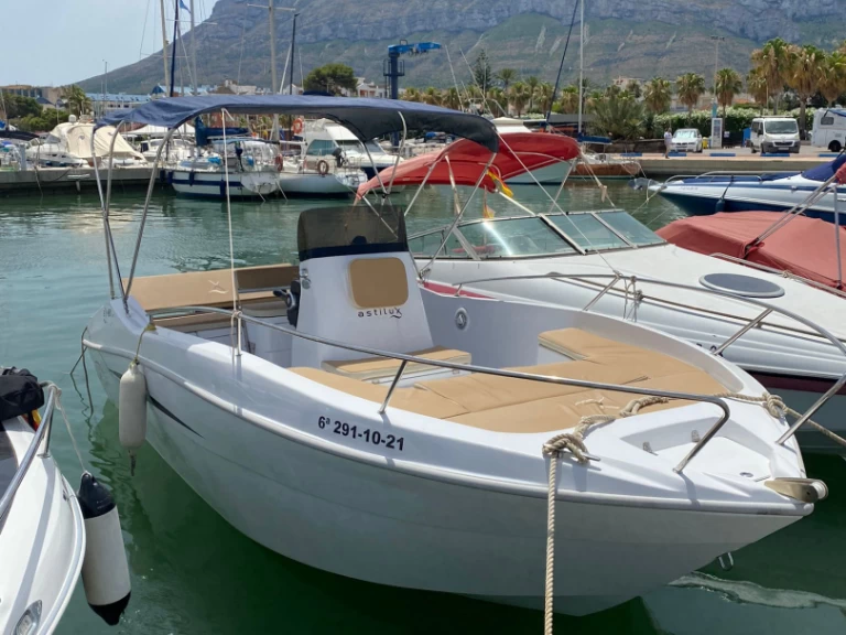 Astilux Ax-600 Open da affittare a  Valencia