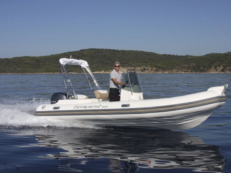Noleggio Gommone a Port de Fort-de-France – Capelli Tempest 625 Easy