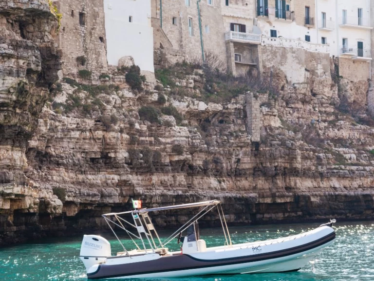 Noleggio Gommone a Torre Canne – Nadir G22