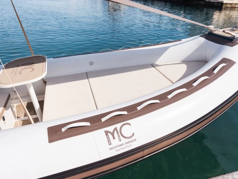 Noleggio Gommone Nadir con patente nautica