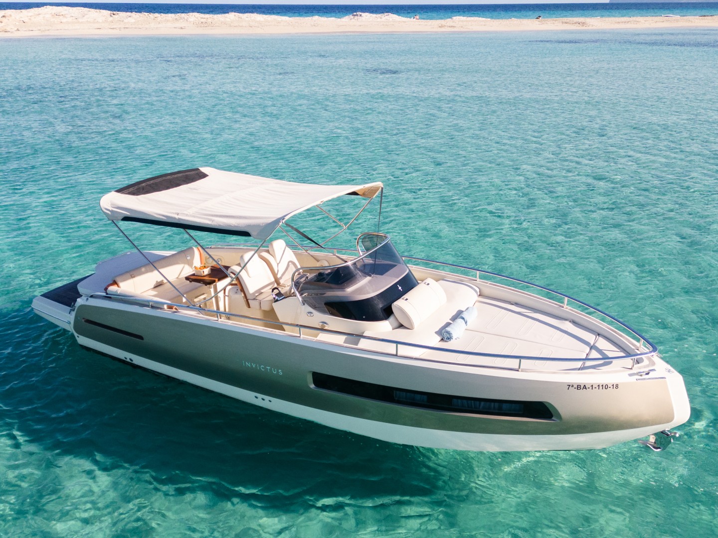 Noleggio Barca a motore Invictus GT280 a Marina Botafoch (Invictus 280 GT) | SamBoat