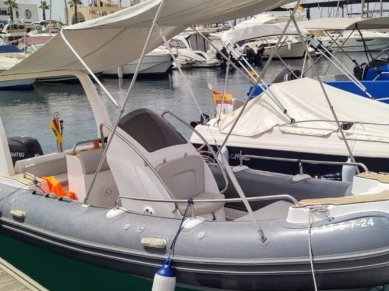 Noleggiare una Aliboat Rib580 a Port d'Alicante