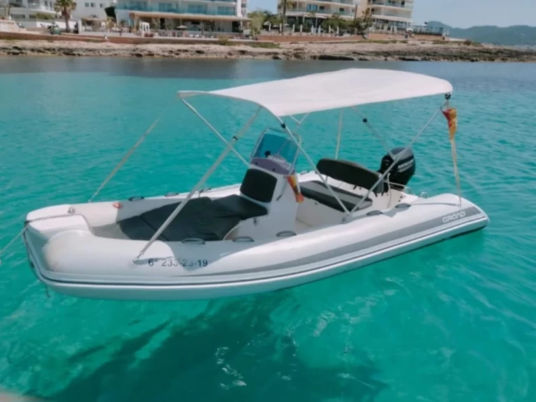 Noleggio barche Grand Boats Golden Line G340EF a Sant Antoni de Portmany su Samboat