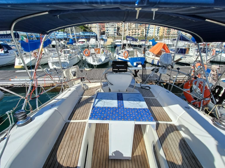 Noleggiare una Bavaria Bavaria 37 a Genova
