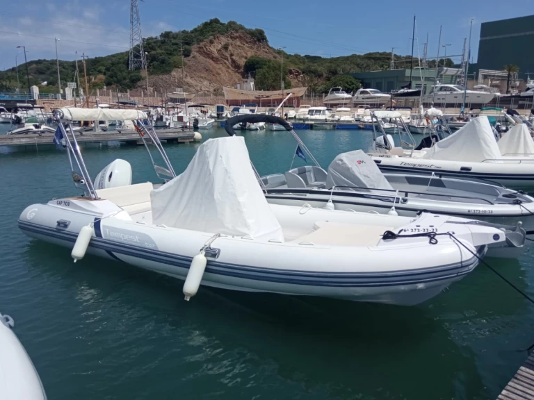 Gommone a noleggio a Mahón al miglior prezzo