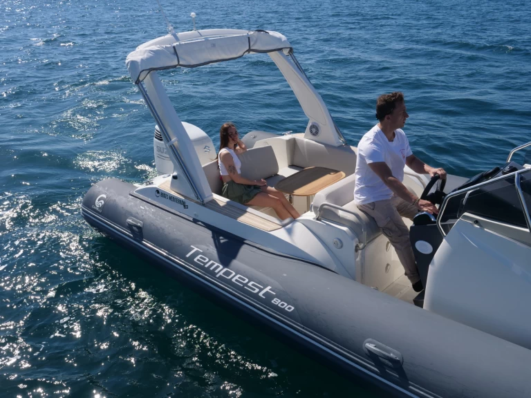 Noleggio a Roses – Capelli Tempest 800 su SamBoat