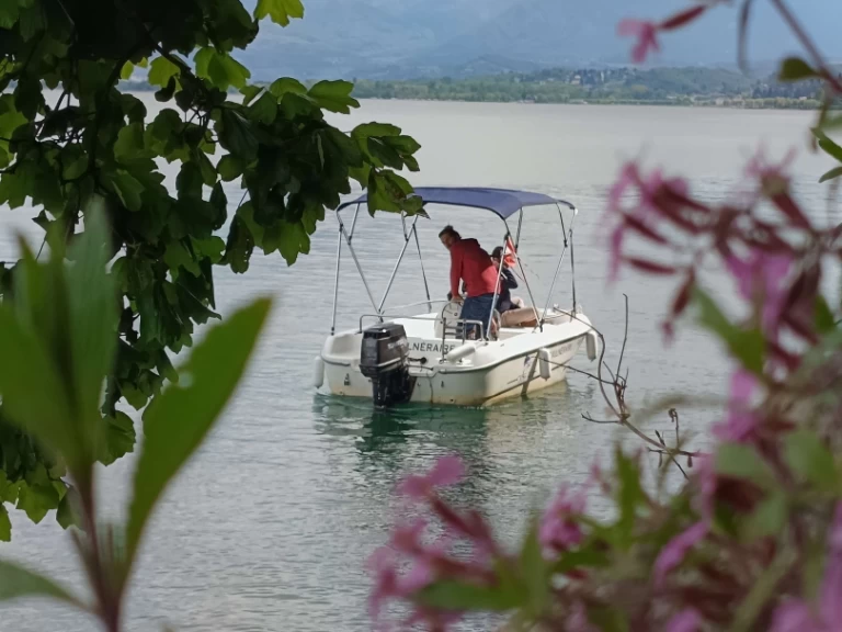 Noleggiare una Sessa Marine Ocean 450 a Le Bourget-du-Lac