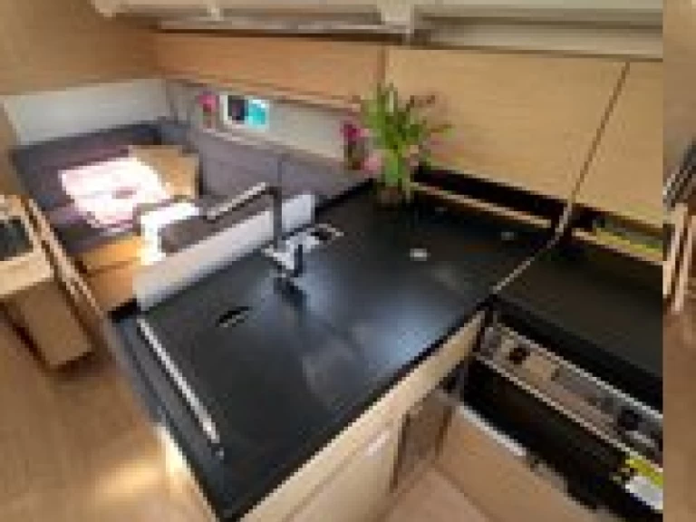 Barca a vela a noleggio a Seget Donji al miglior prezzo