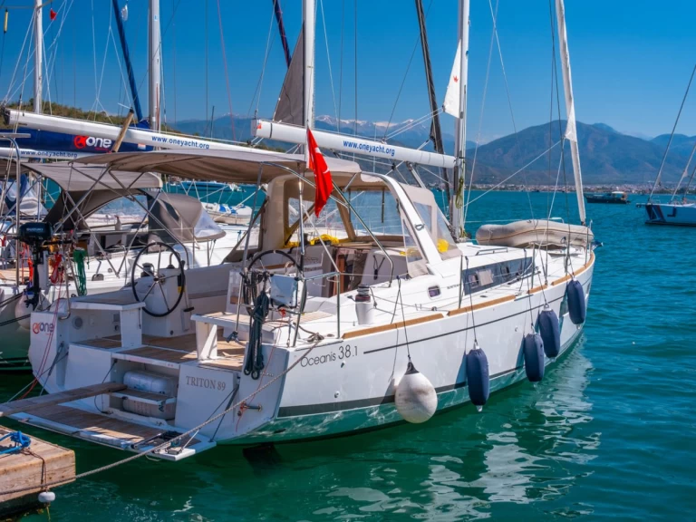 Noleggiare una Bénéteau Oceanis 38.1 a Fethiye