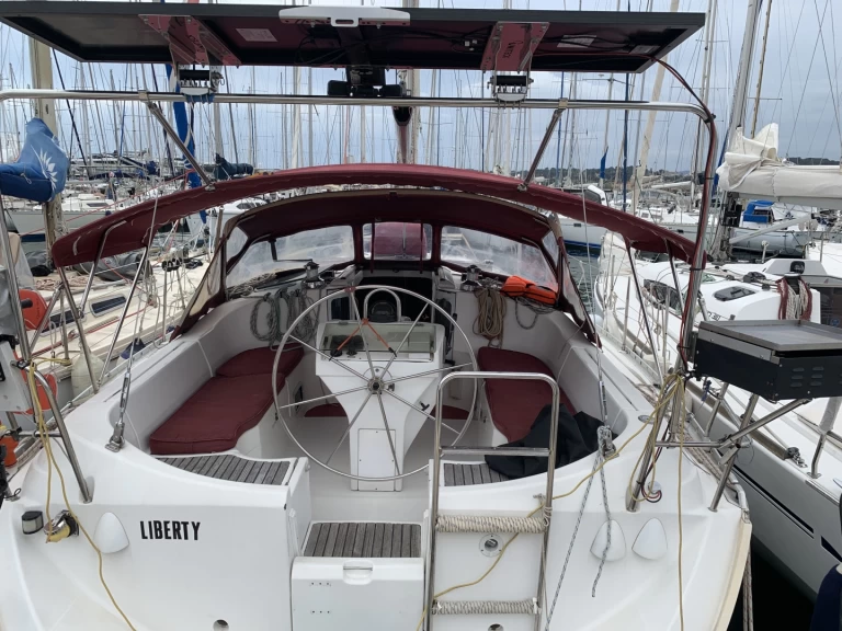Noleggio Barca a vela a Saint-Mandrier-sur-Mer – Bénéteau Oceanis 351 Clipper