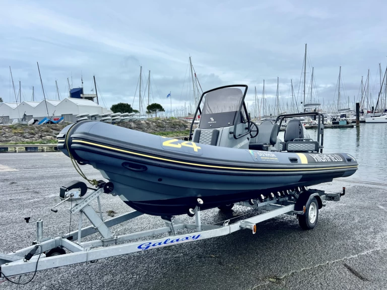 Noleggio barche Highfield Patrol 660 a La Rochelle su Samboat