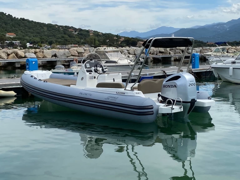 Noleggio Gommone Fanale marine  con patente nautica
